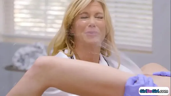Best Unaware doctor gets squirted in her face total Tube