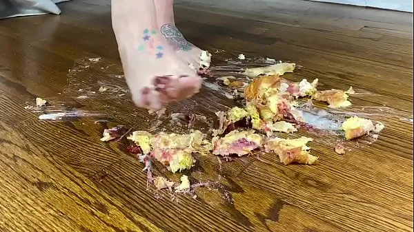 สุดยอด Frannie Feets Absolutely Crushes Pastries With Sexy Bare Feet Tube ทั้งหมด