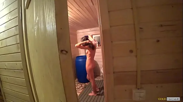 En iyi Met my beautiful skinny stepsister in the russian sauna and could not resist, spank her, give cock to suck and fuck on table toplam Tüp