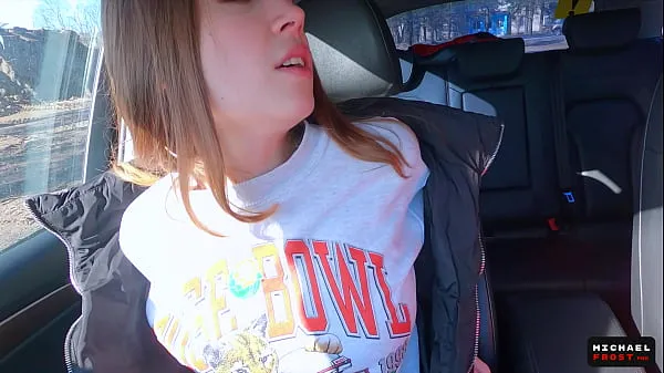 Лучший Настоящая русская малолетка-автостопщица согласилась сделать глубокий горловой минет незнакомцу за деньги и проглотила сперму - MihaNika69 и Michael Frost общий тюбик